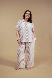 Aira White Floral Printed Viscose Women's Curve Pajama Set - Half Sleeves