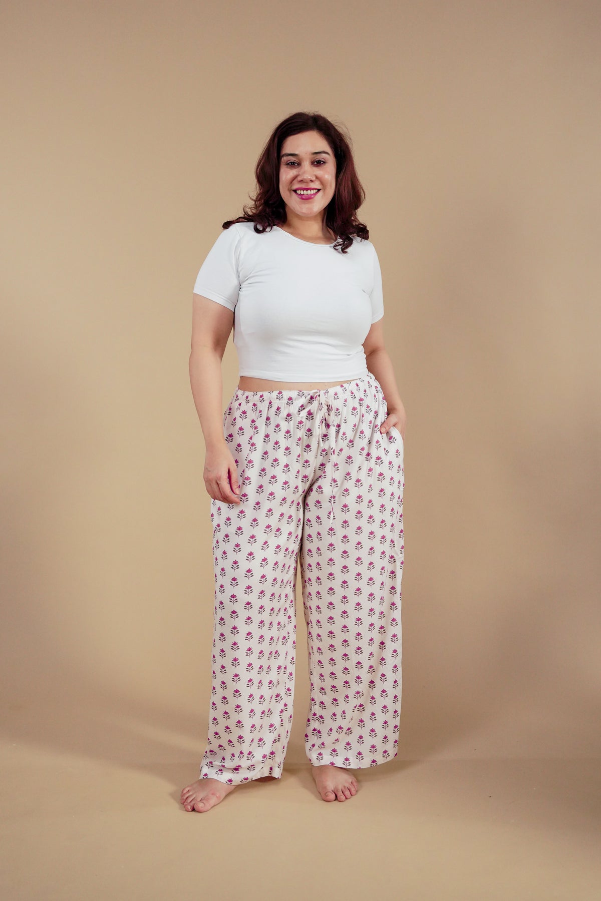 Aira White Floral Printed Viscose Women's Curve Pajama
