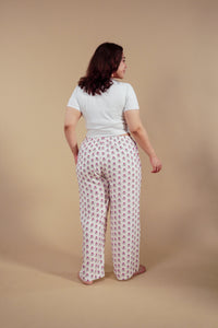Aira White Floral Printed Viscose Women's Curve Pajama