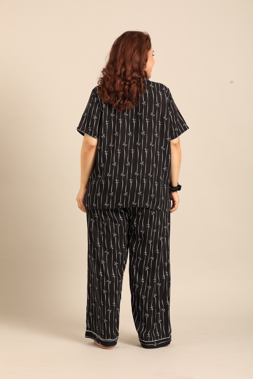 Savannah Bows Viscose Women's Curve Pajama Set - Half Sleeves