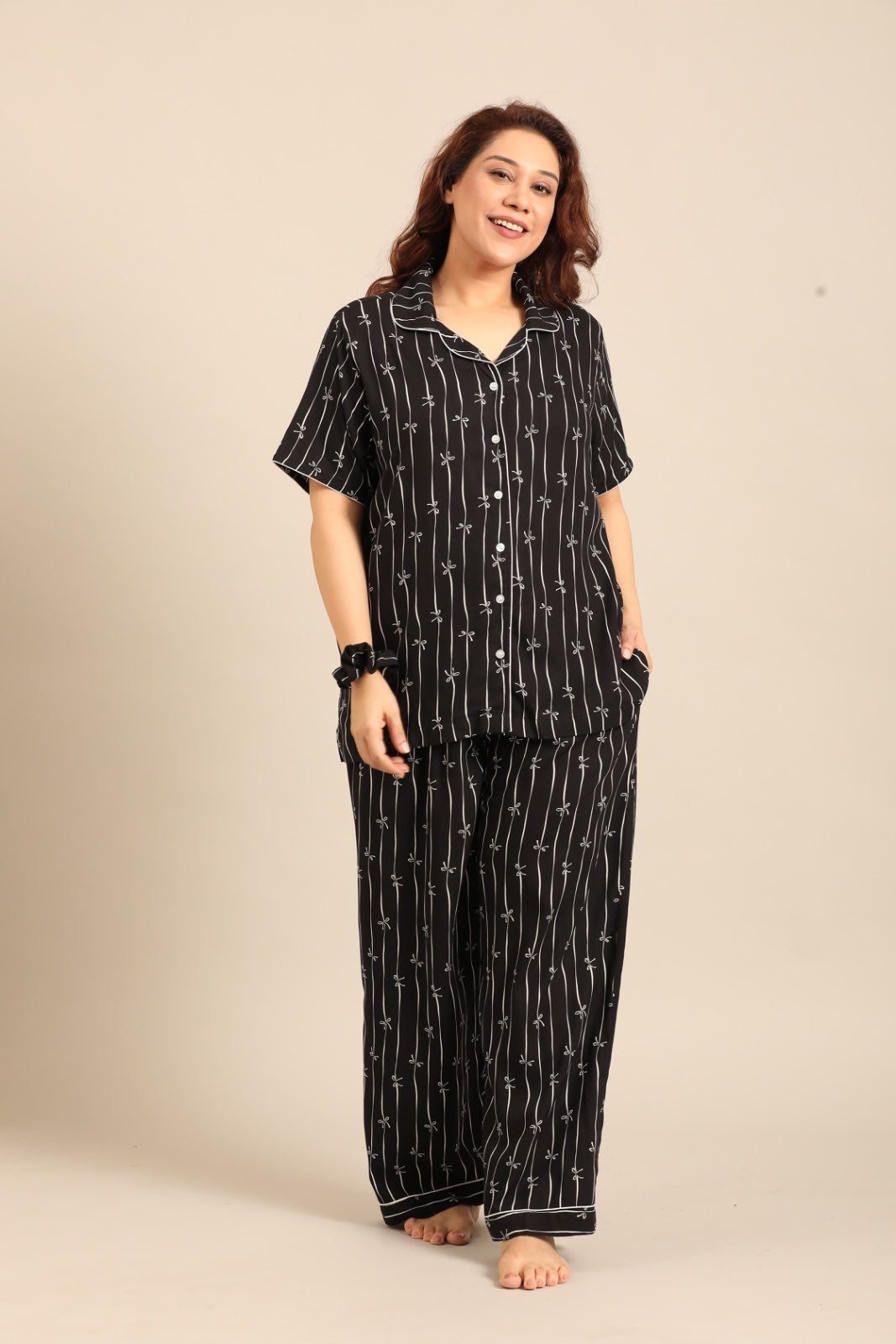 Savannah Bows Viscose Women's Curve Pajama Set - Half Sleeves