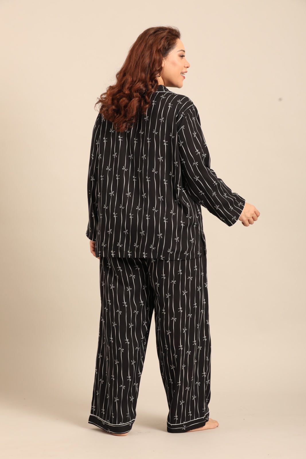 Savannah Bows Viscose Women's Curve Pajama Set - Full Sleeves