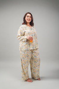 Autumn Garden Printed Cotton Blend Women's Curve Pajama Set- Full Sleeves