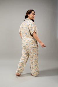 Autumn Garden Printed Cotton Blend Women's Curve Pajama Set- Half Sleeves