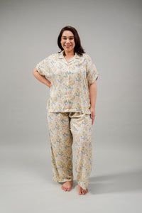 Autumn Garden Printed Cotton Blend Women's Curve Pajama Set- Half Sleeves