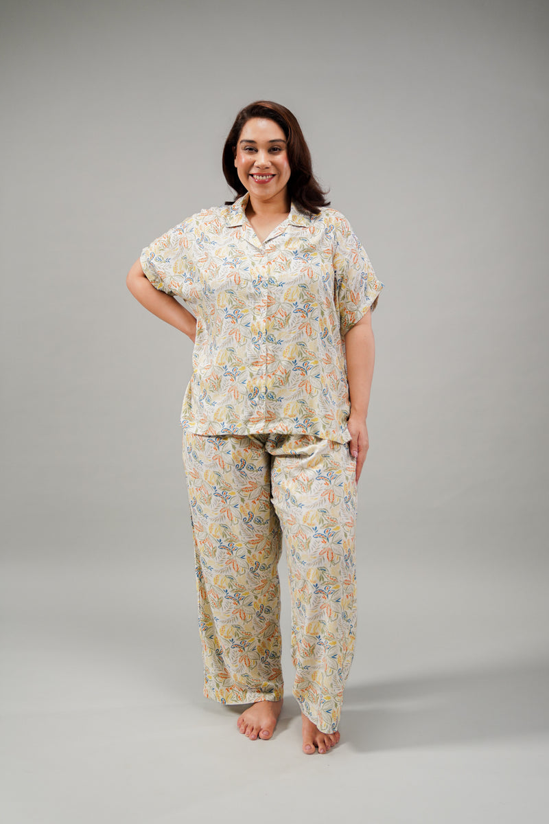 Autumn Garden Printed Cotton Blend Women's Curve Pajama Set- Half Sleeves