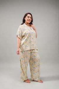 Autumn Garden Printed Cotton Blend Women's Curve Pajama Set- Half Sleeves