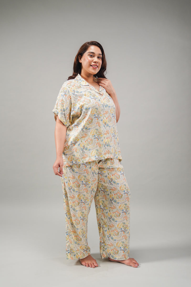 Autumn Garden Printed Cotton Blend Women's Curve Pajama Set- Half Sleeves