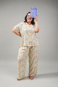 Autumn Garden Printed Cotton Blend Women's Curve Pajama Set- Half Sleeves