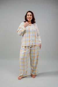 Pastel Check Cotton Blend Women's Curve Pajama Set- Full Sleeves