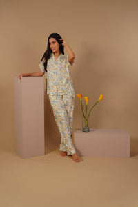 Autumn Garden Printed Cotton Blend Women's Pajama Set- Half Sleeves