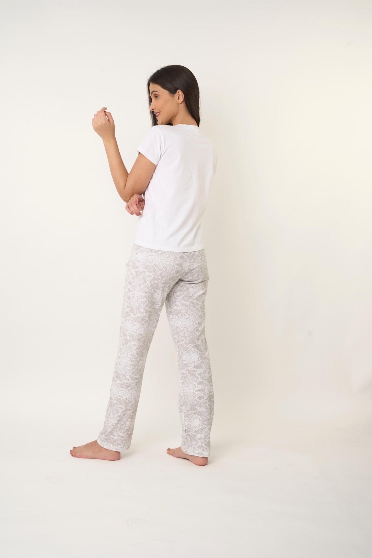 Snake Print White Soft Cotton Knitted Women's Pajama Set
