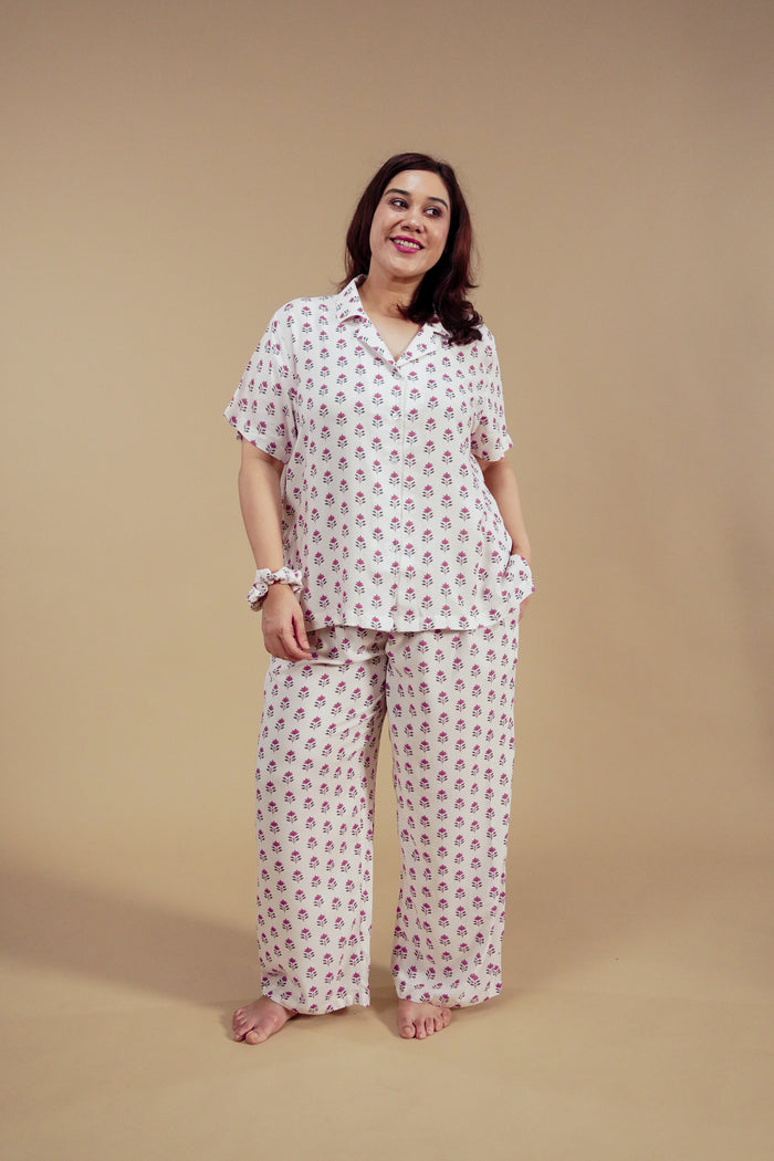 Aira White Floral Printed Viscose Women's Curve Pajama Set - Half Sleeves