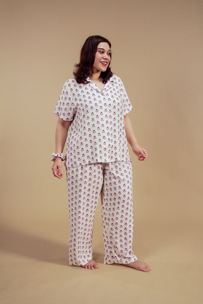 Aira White Floral Printed Viscose Women's Curve Pajama Set - Half Sleeves