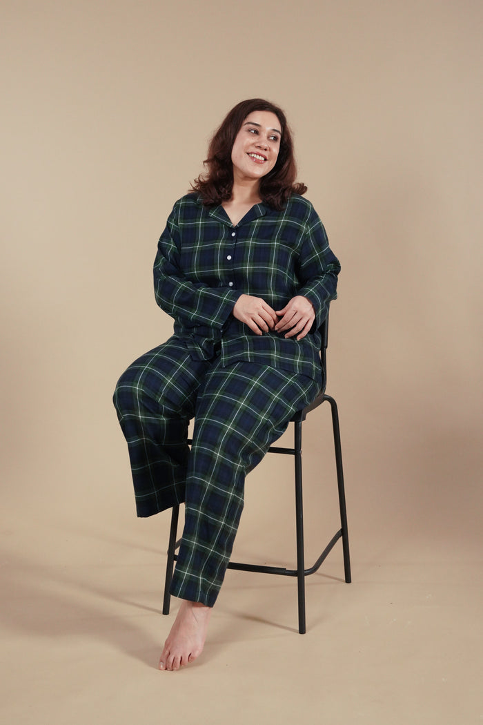 Forest Green Check Cotton  Women's Curve Pajama Set- Full Sleeves