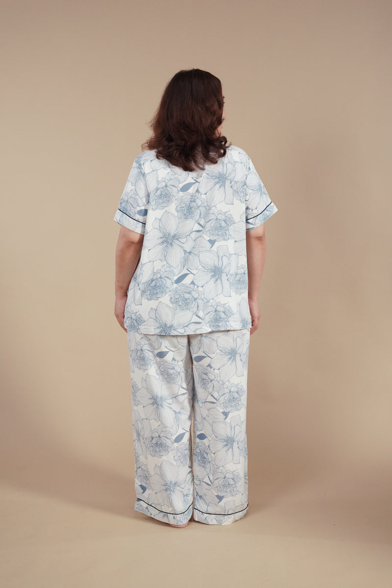 Ivy Blue Floral Cotton Blend Women's Curve Pajama Set- Half Sleeves
