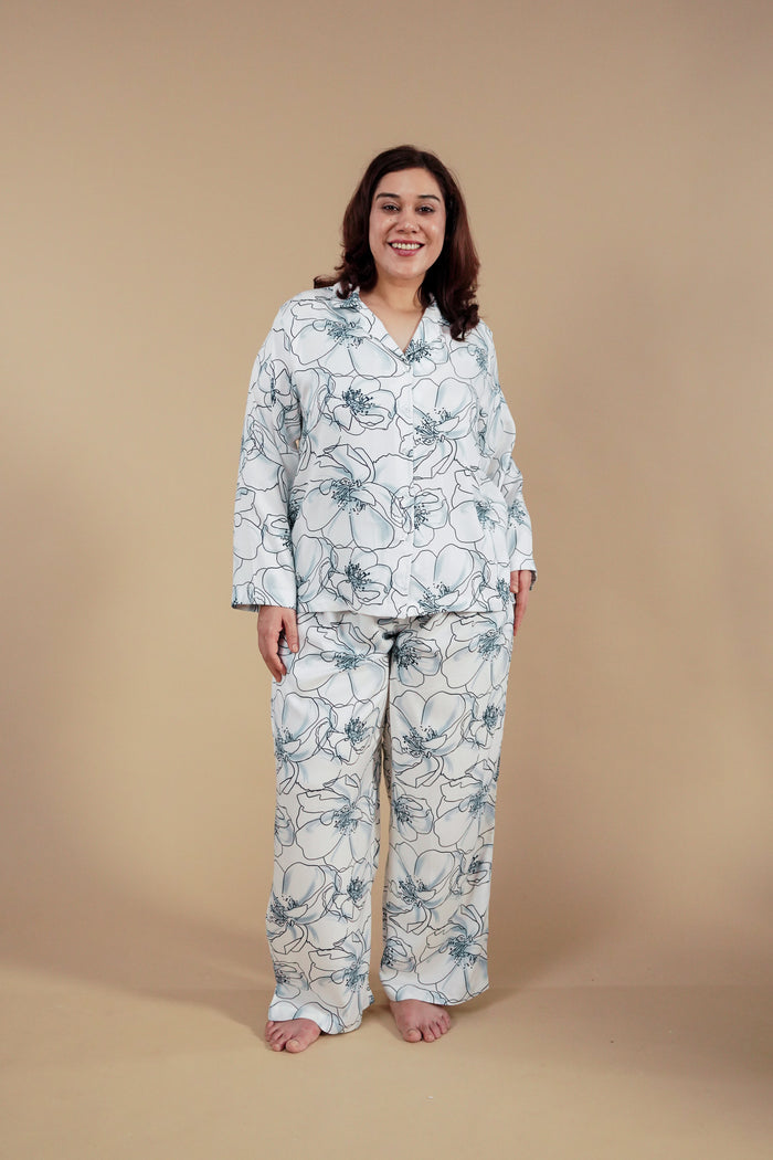 Grace White Floral Women's Curve Pajama Set- Full sleeves