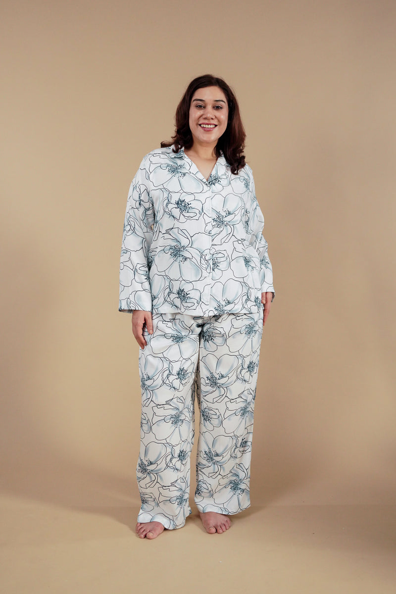 Grace White Floral Women's Curve Pajama Set- Full sleeves