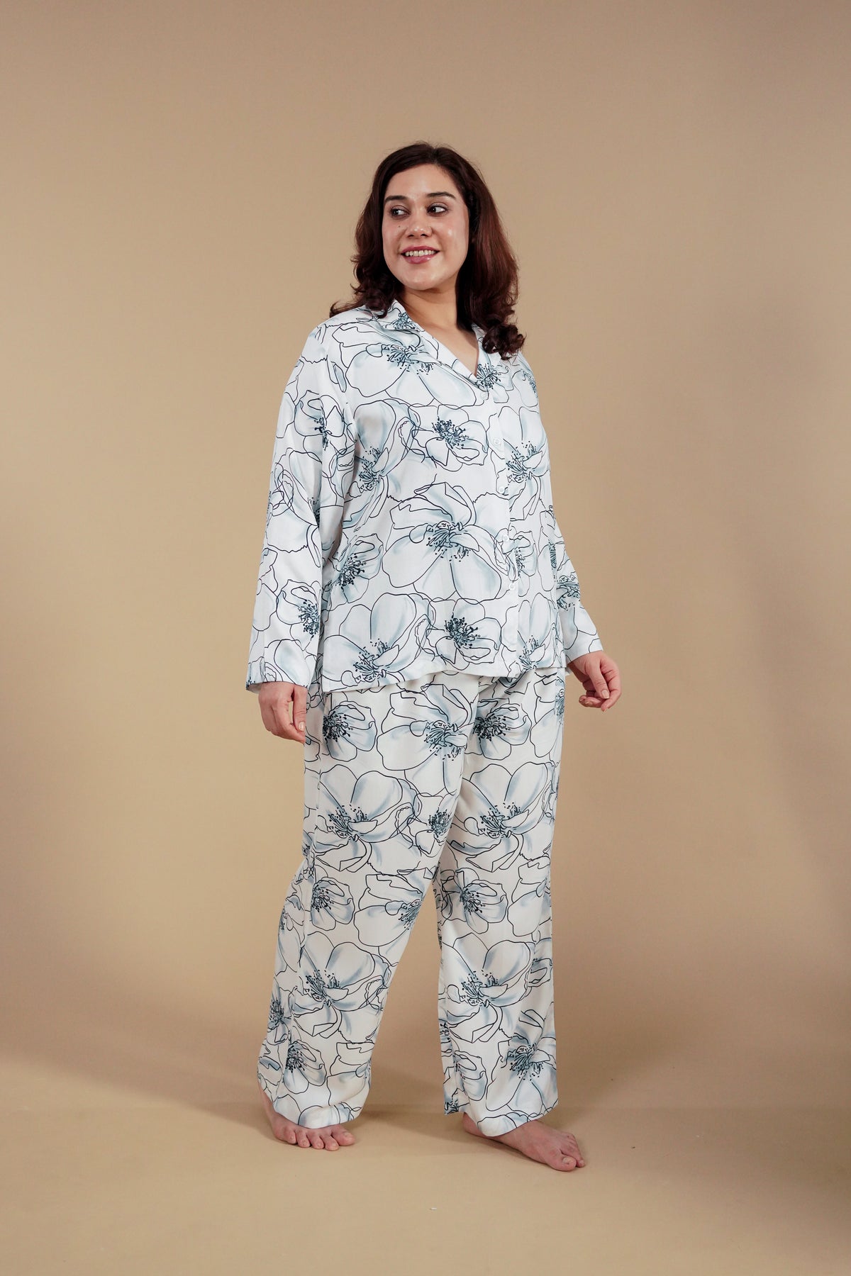 Grace White Floral Women's Curve Pajama Set- Full sleeves