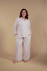 Aira White Floral Printed Viscose Women's Curve Pajama Set - Full Sleeves